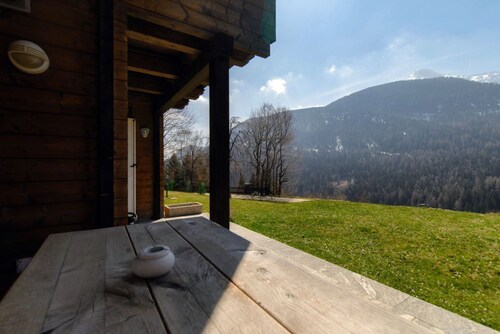 Lovely panoramic chalet in Leventina (CHALET DALPE)