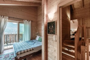 3 室のベッドルーム、アイロン / アイロン台、WiFi、ベッドシーツ