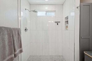Een douche, een haardroger