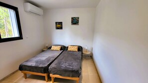4 bedrooms, free WiFi - Villa Silvio, 8 pers, piscine, proche plage en voiture (STE LUCIE DE PORTO VECCHIO)