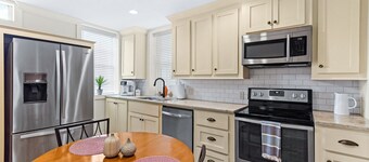 610 Franklin: 5B | 1/1 | Heart of Downtown | Washer/Dryer