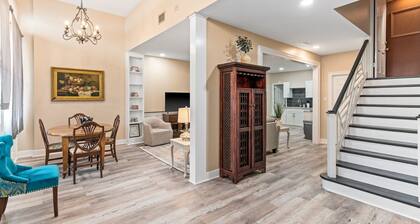 610 Franklin: Downstairs | 2/2 | Heart of Downtown | Pet Friendly w/ fee