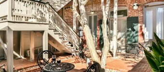 610 Franklin: Downstairs | 2/2 | Heart of Downtown | Pet Friendly w/ fee