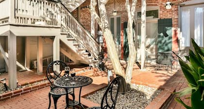 610 Franklin: Downstairs | 2/2 | Heart of Downtown | Pet Friendly w/ fee