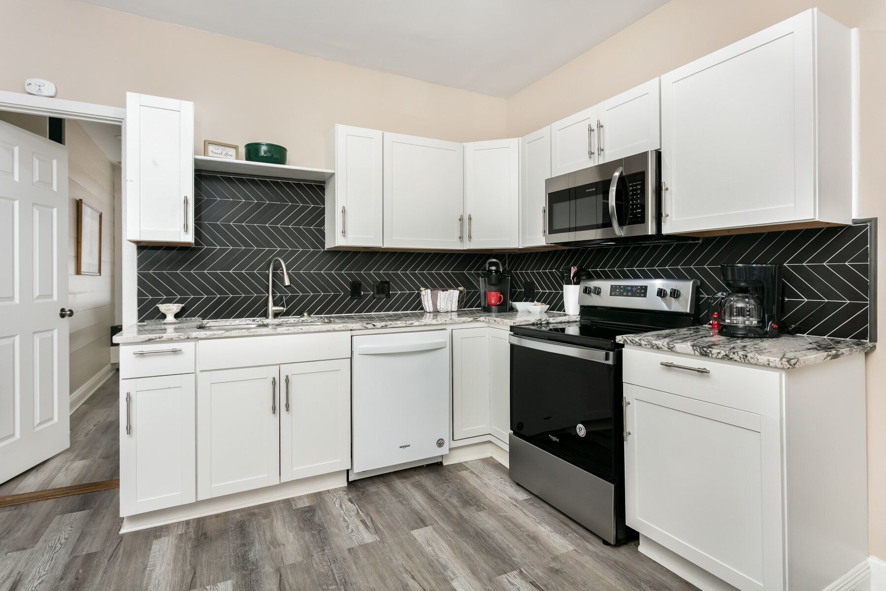 Fridge, microwave, dishwasher, coffee/tea maker