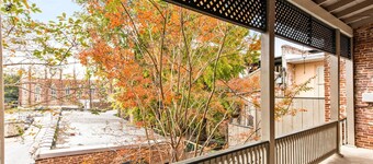 610 Franklin: Upstairs | 1/1 - Sleeps 4 | Walk to Downtown