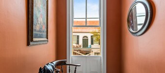 610 Franklin: Upstairs | 1/1 - Sleeps 4 | Walk to Downtown