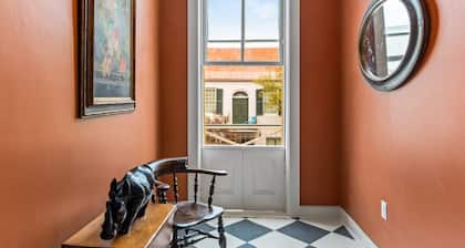 610 Franklin: Upstairs | 1/1 - Sleeps 4 | Walk to Downtown