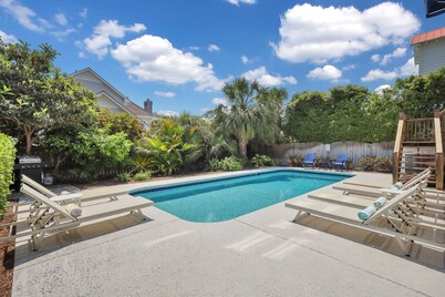 Golden Hour! The Perfect Beach Home, Private Heated Pool, Steps to Beach and Marsh, Sleeps 12
