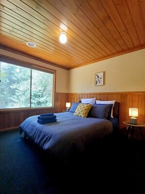 3 bedrooms, iron/ironing board, travel cot, free WiFi