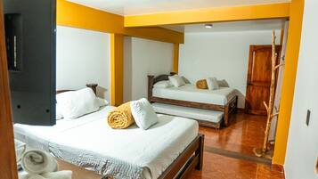 Family Room | Free WiFi, bed sheets