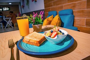 含每日當地特色早餐