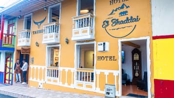 Fachada de la propiedad