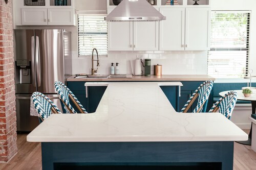 Beautiful remodeled historical home in safe neighborhood downtown.