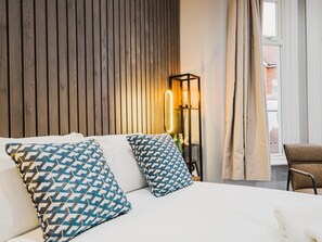 Apartment | 2 bedrooms, desk, iron/ironing board, free WiFi - Modern 2 bed Apartment Near Wembley Stadium (Wembley)
