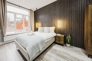 Apartment | 2 bedrooms, desk, iron/ironing board, free WiFi - Modern 2 bed Apartment Near Wembley Stadium (Wembley)