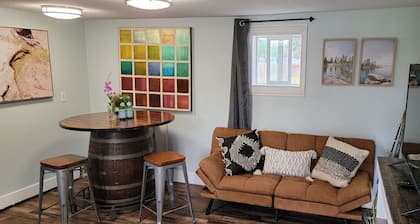 10 minute walk to restaurants & trails - Convenient Location - #4 Slumber Village