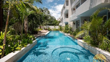2 indoor pools