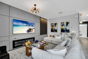 TV - Rent Your Dream Holiday Villa in One of Orlando's most Exclusive Resorts (Orlando)