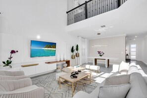 TV - Your Beautiful 5 Star Villa Minutes from Disney on the Prestigious Storey Lake Resort (Orlando)