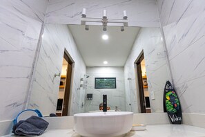 second view of casita bathroom - Grande Espiritu Casita, steps to Playa Grande beach w/ Pool, Grille and more! (Playa Grande)