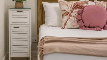 Apartemen Klasik | 1 kamar tidur, meja kerja, tirai kedap cahaya, dan setrika/meja setrika