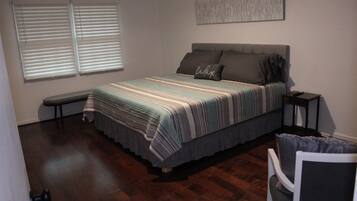 3 soverom, skrivebord, strykejern/-brett og wi-fi