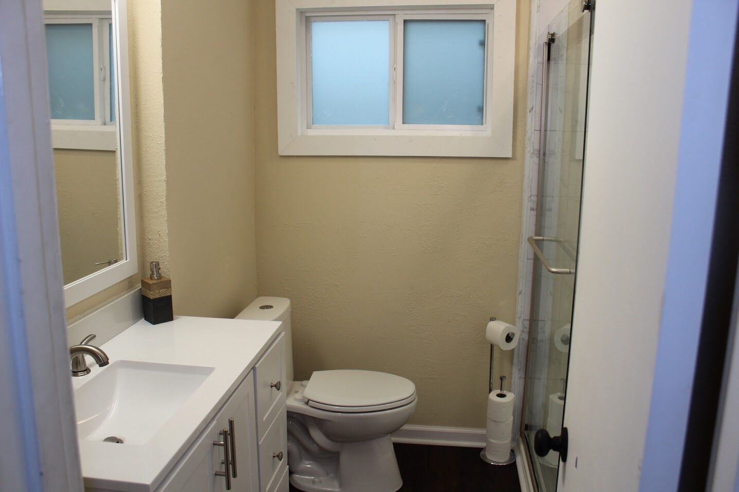 淋浴设施、毛巾、肥皂、洗发水