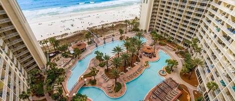 من حمّامات السباحة المغطاة، حمّام سباحة مُدفَّأ