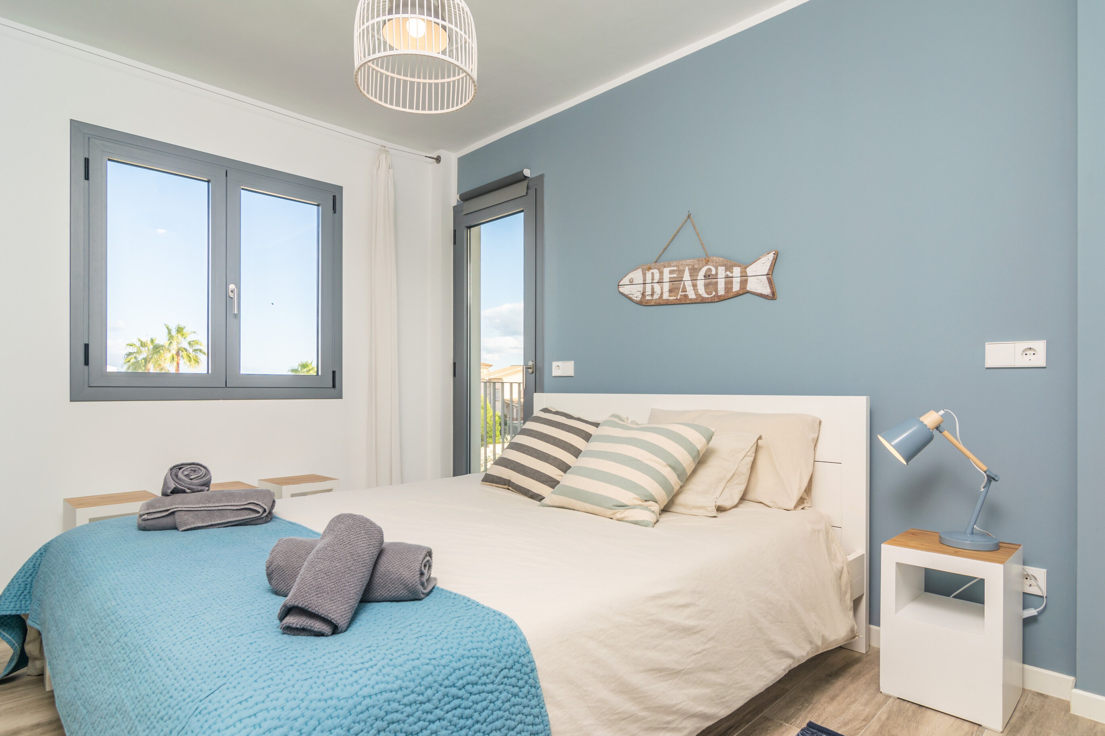 5 slaapkamers, een bureau, een strijkplank/strijkijzer, gratis wifi