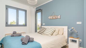 5 slaapkamers, een bureau, een strijkplank/strijkijzer, gratis wifi