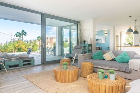 TV. CASA DEL MAR - Villa with sea views and private pool close to the beach - Free Wi-Fi