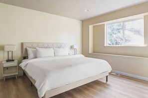 3 Schlafzimmer, Schreibtisch, Bügeleisen/Bügelbrett, WLAN