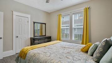 3 Schlafzimmer, Zimmersafe, Schreibtisch, kostenloses WLAN