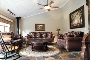 Smart-TV, DVD-Player, Bücher, Videothek