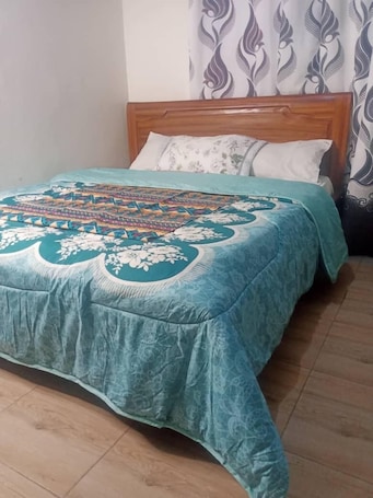 1 habitación y ropa de cama de alta calidad
