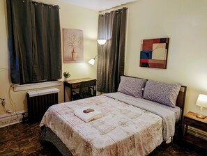 1 habitación, escritorio, tabla de planchar con plancha y wifi 