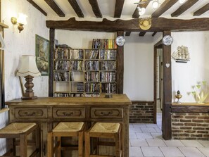 Lobby - Stunning private villa for 5 people with WIFI, TV, terrace and pets allowed (Saint-nicolas-d'aliermont)