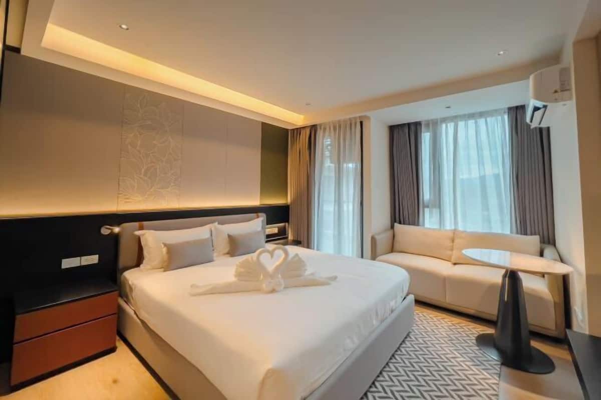 Free minibar, free WiFi