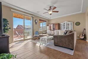 TV, fireplace - 1938 sqft Beautiful House near by CanyonVista Medical Center and Downtown (Sierra Vista)