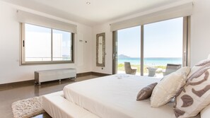 3 chambres, fer et planche à repasser, lit de bébé portatif
