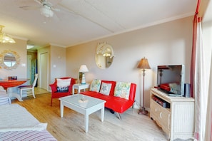 TV - IR141 Walk to Sandfest, Shared Pools, Boardwalk to the Beach (Port Aransas)