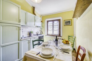 Kühlschrank, Ofen, Herdplatte, Geschirrspüler