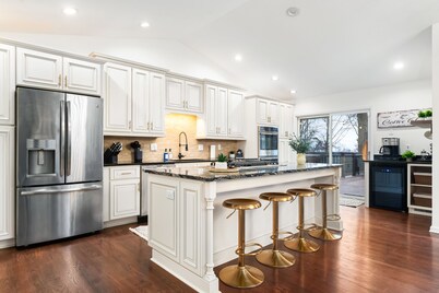 7BR Designer Home in Massanutten