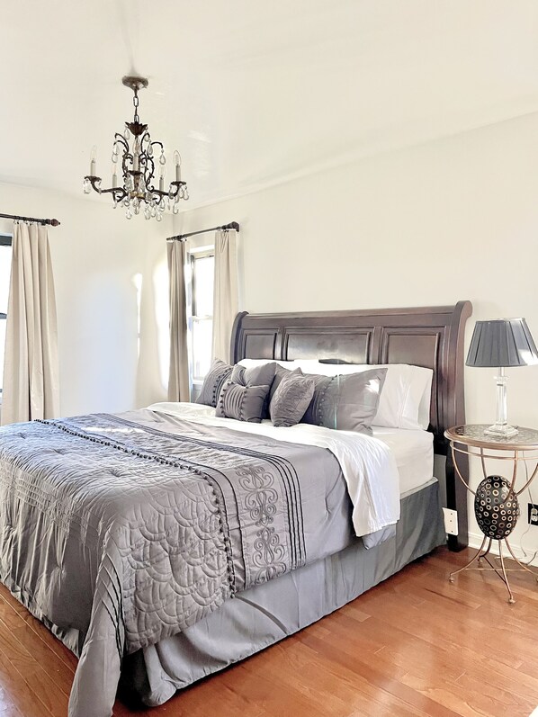 4 dormitorios, tabla de planchar con plancha, wifi y ropa de cama