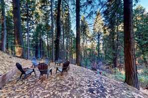 Property grounds - Private dog-friendly cabin with pool access, mtn views, & deck - near skiing (Arnold)