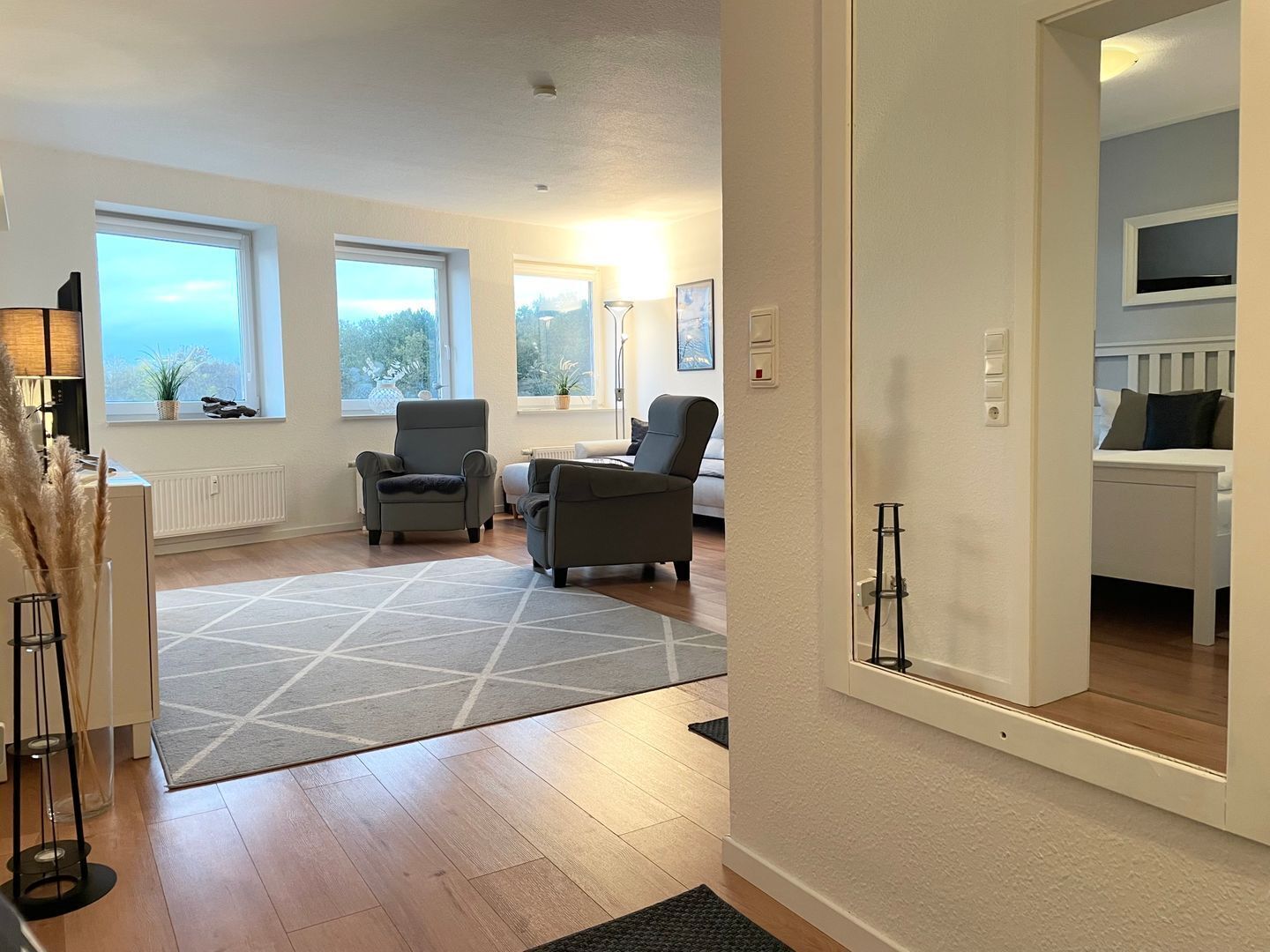 Tv, bordtennisbord, stereoanlæg