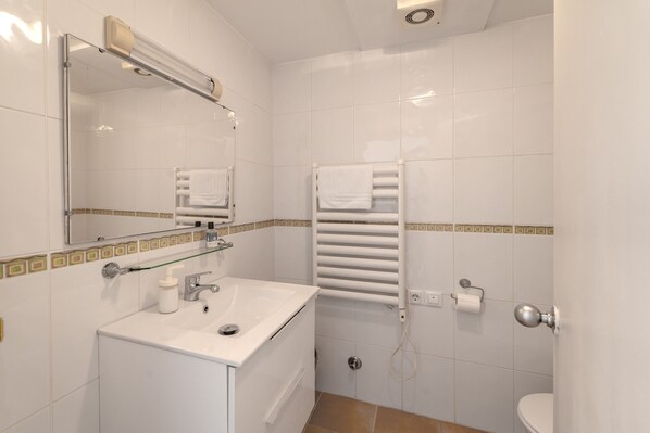 Douche, serviettes fournies