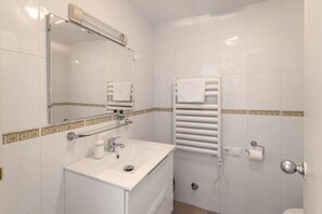 Douche, serviettes fournies