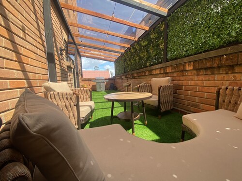 Apartamento Amplio y Cómodo con Terraza en la Zona Rosa